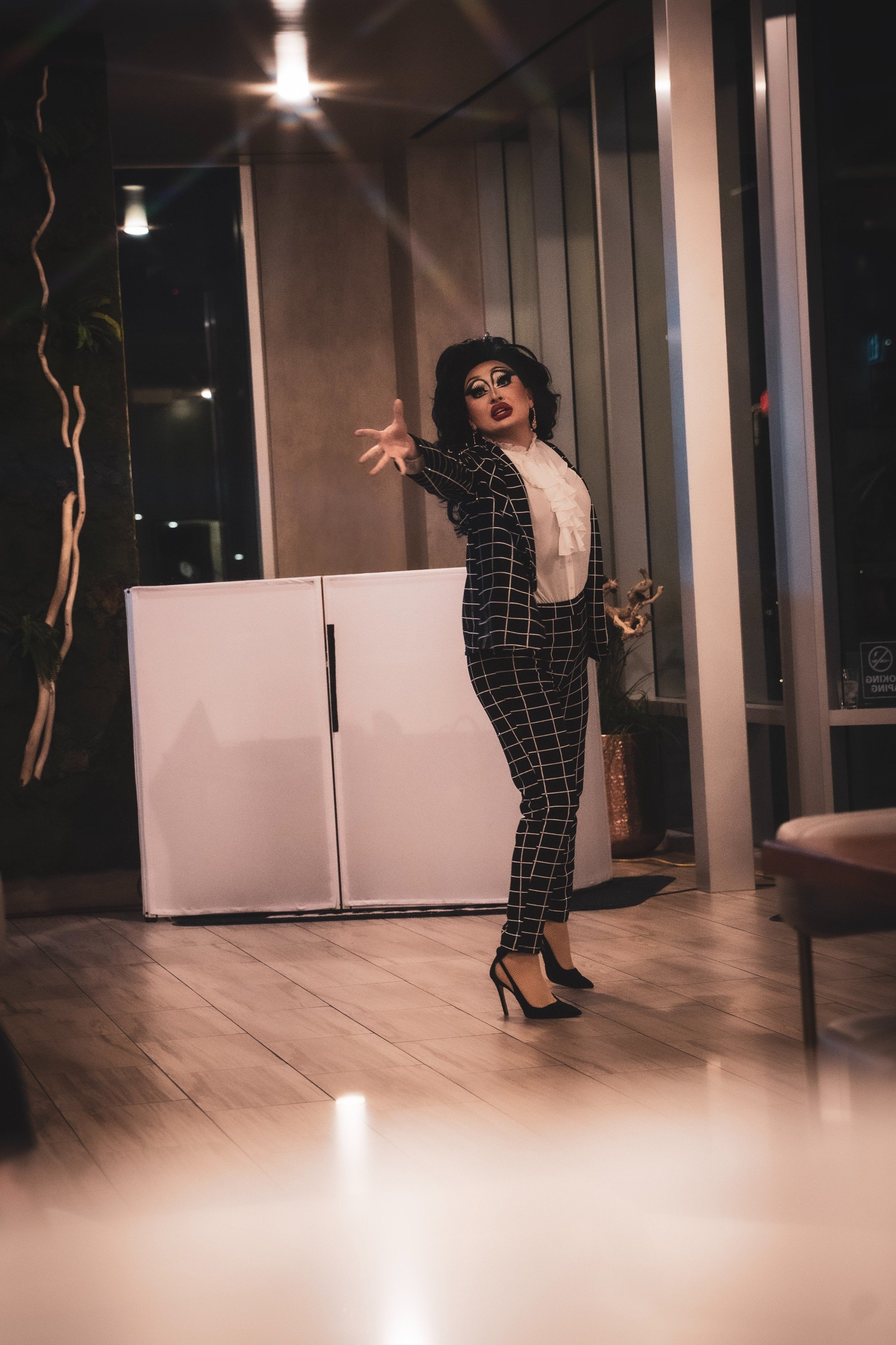 carousel-hero-element image-2