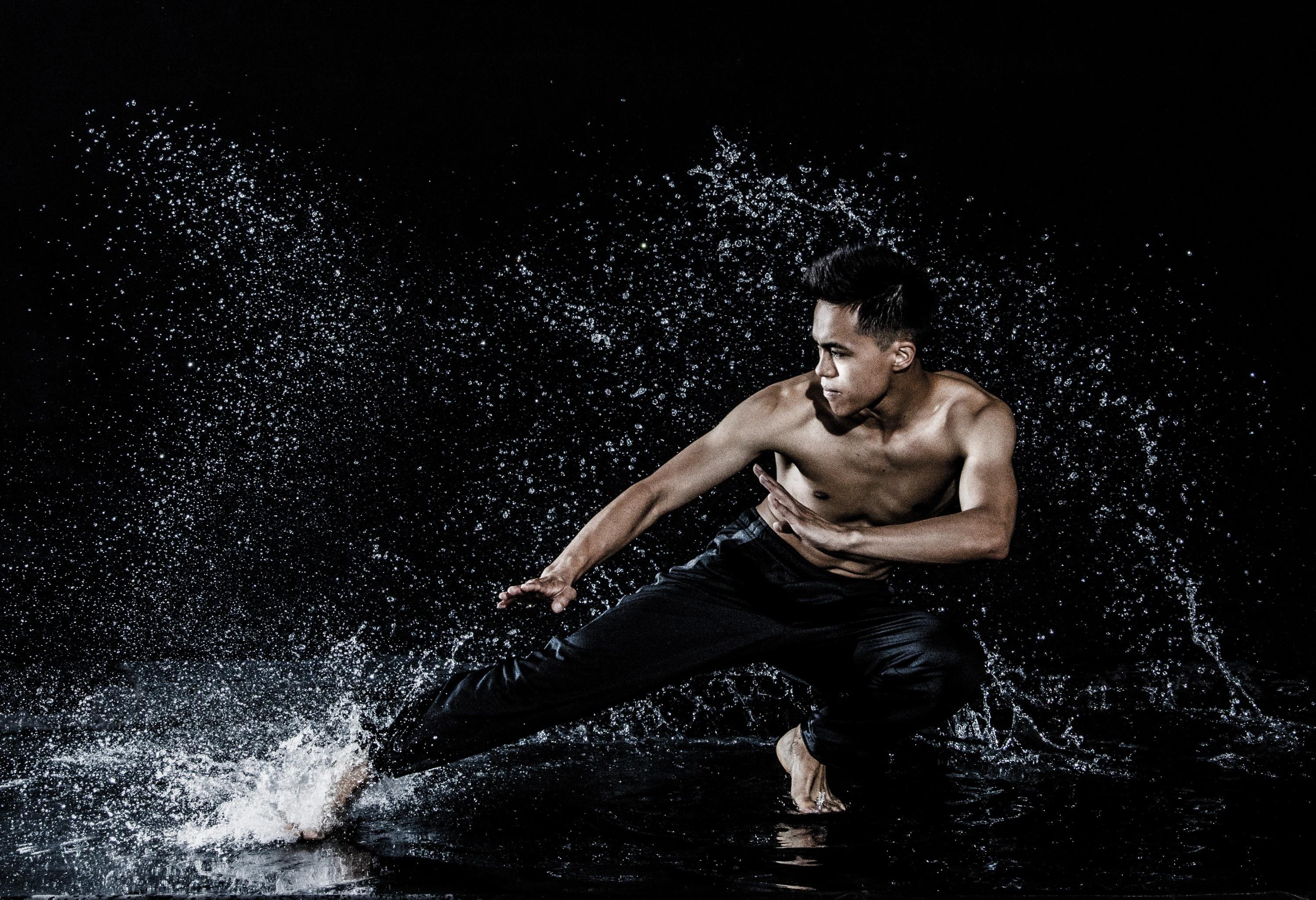 carousel-hero-element image-0